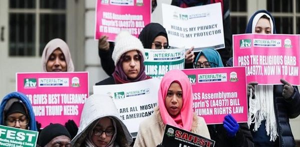 نیویورک.. مسلمات تطالبن بالتضامن ضد العنصریه والإسلاموفوبیا