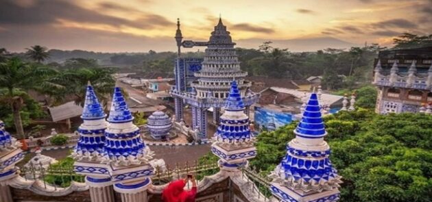 بالصور …مسجد “تیبان”؛ تحفه معماریه رائعه فی إندونیسیا