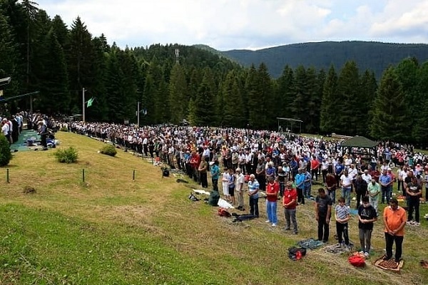 ماذا تعرف عن مهرجان “أیواز دده” فی البوسنه والهرسک؟
