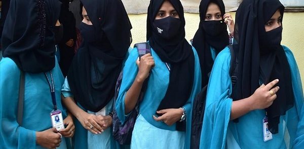 تقریر…حظر الحجاب یدمر أحلام الفتیات المسلمات فی الهند