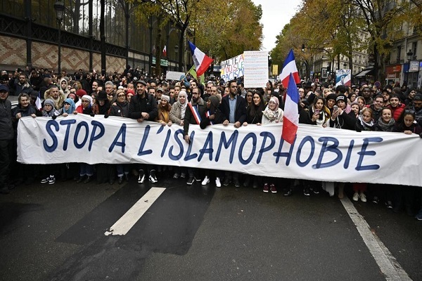 الأمم المتحده تتهم فرنسا بممارسه التمییز ضد مسلمه محجبه