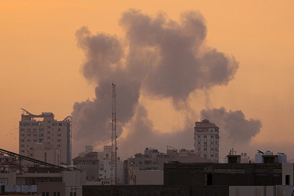 الاحتلال یکثّف غاراته على غزه ووصول عدد القتلى الإسرائیلیین إلى ۱۰۰۰