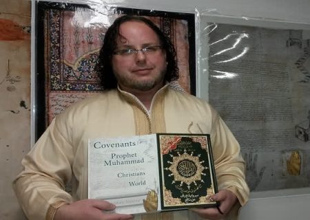 عالم الإسلام الکندی والمسلم الجدید: القرآن کتاب أخلاق وعداله اجتماعیه