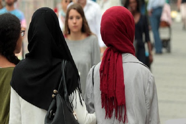 Muslim Women On Why They Do Or Don't Wear A Hijab 2021