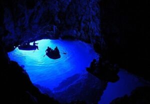 غار آبی، کرواسی