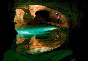 غار جنولان، استرالیا